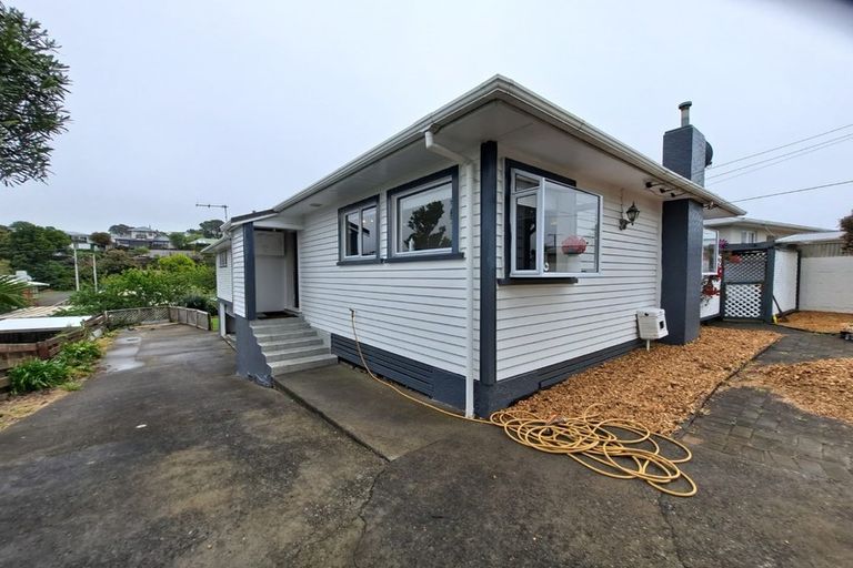 Photo of property in 20 Stuart Place, Blagdon, New Plymouth, 4310