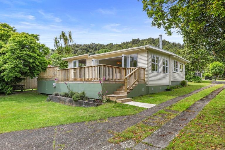 Photo of property in 21 Oxford Road, Lake Rotoma, Rotorua, 3074