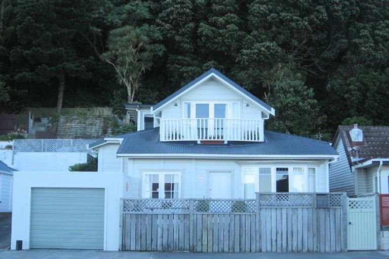 Photo of property in 69 Muritai Road, Eastbourne, Lower Hutt, 5013