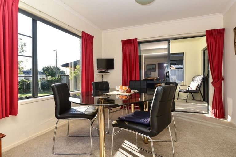 Photo of property in 21 Fendalton Drive, Rototuna, Hamilton, 3210