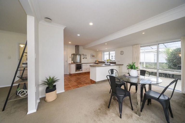 Photo of property in 2 Belmont Place, Terrace End, Palmerston North, 4410