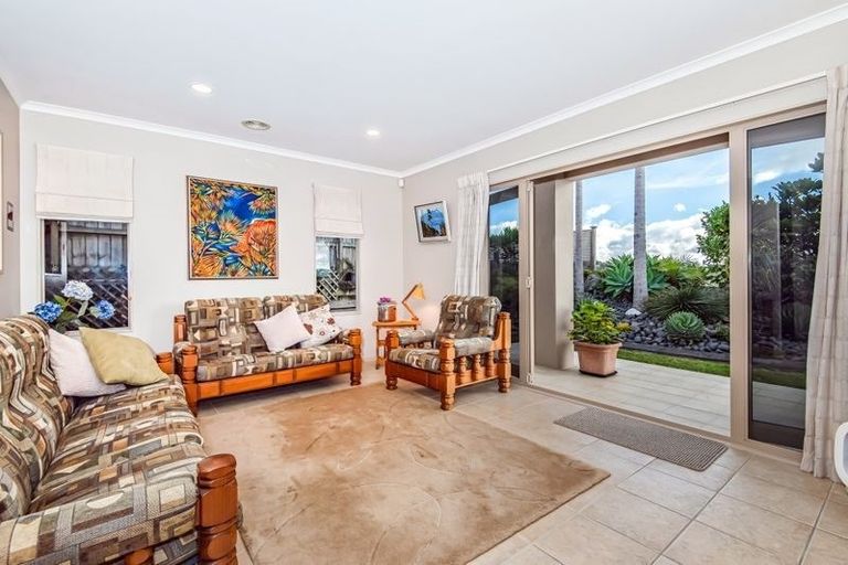 Photo of property in 1/126 Whangaparaoa Road, Red Beach, 0932
