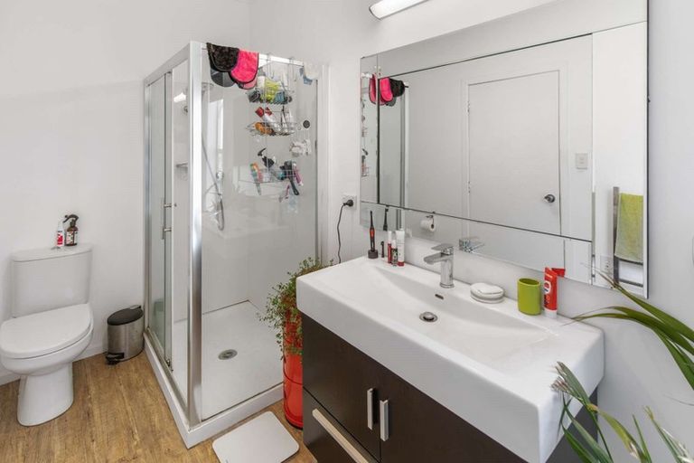 Photo of property in 15 Frankley Road, Westown, New Plymouth, 4310