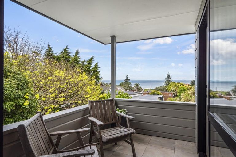 Photo of property in 1/33 Masterton Road, Rothesay Bay, Auckland, 0630