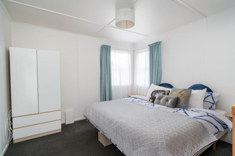 Photo of property in 38 Aubrey Crescent, Rainbow Point, Taupo, 3330
