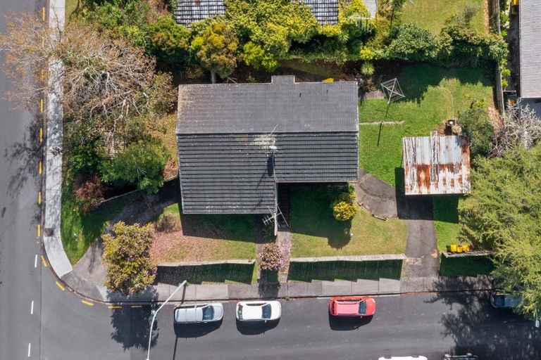 Photo of property in 2 Beswick Place, Birkdale, Auckland, 0626