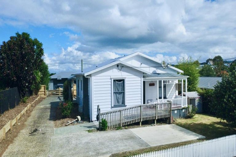 Photo of property in 39 Station Road, Te Kamo, 0112
