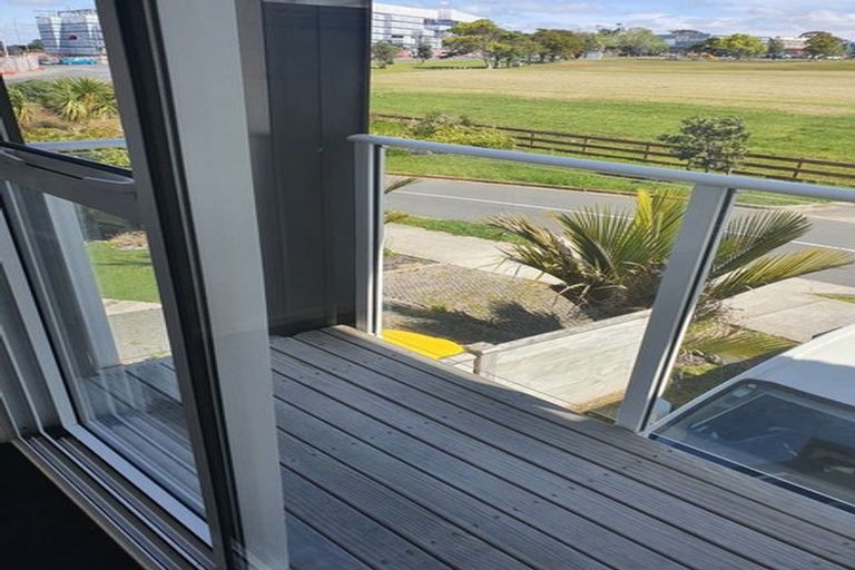 Photo of property in 3 Lockheed Street, Hobsonville, Auckland, 0618