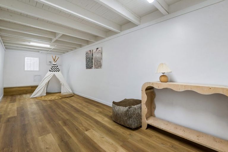 Photo of property in 1/45 Rangitoto Terrace, Milford, Auckland, 0620