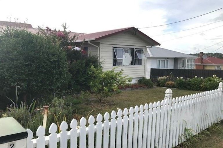 Photo of property in 1/2 Aotea Road, Glen Eden, Auckland, 0602