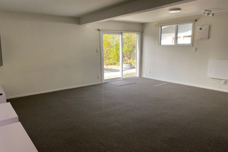 Photo of property in 51 Thurleigh Grove, Karori, Wellington, 6012