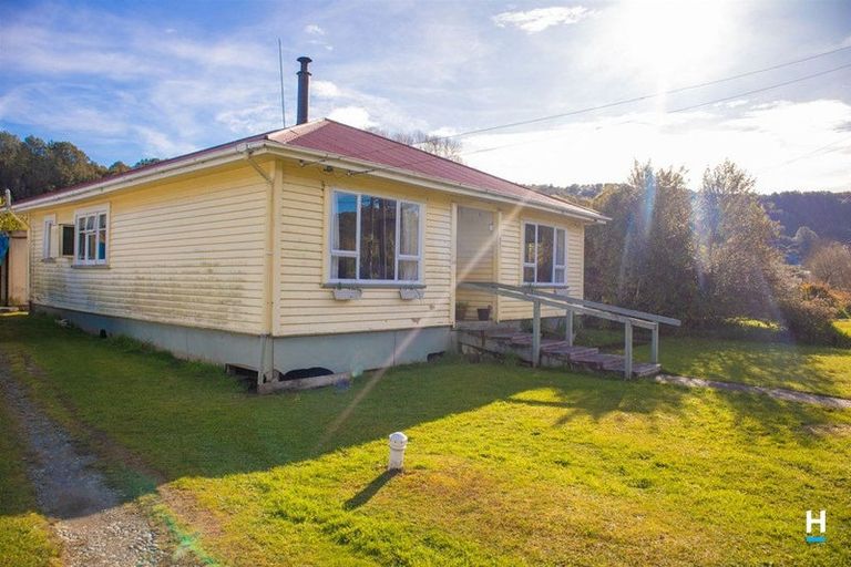 Photo of property in 44 Oxford Street, Taylorville, Greymouth, 7805