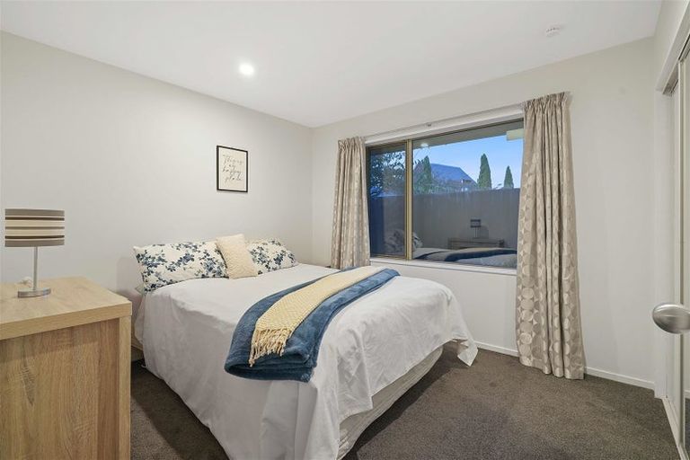 Photo of property in 8 Belgrove Place, Parklands, Christchurch, 8083