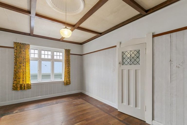 Photo of property in 23 Harland Street, Brooklyn, Wellington, 6021