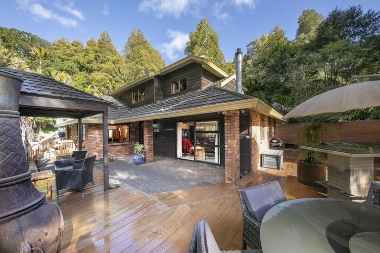 Photo of property in 219 Shaw Road, Titirangi, Auckland, 0604