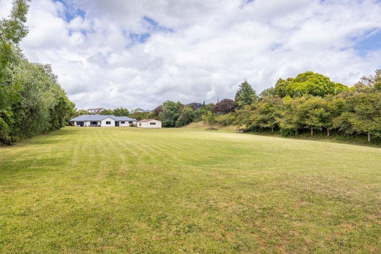 Photo of property in 11a Montrose Place, Highlands Park, New Plymouth, 4312