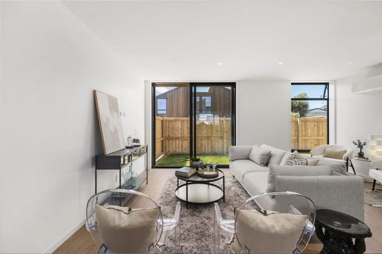 Photo of property in 96b Apu Crescent, Lyall Bay, Wellington, 6022