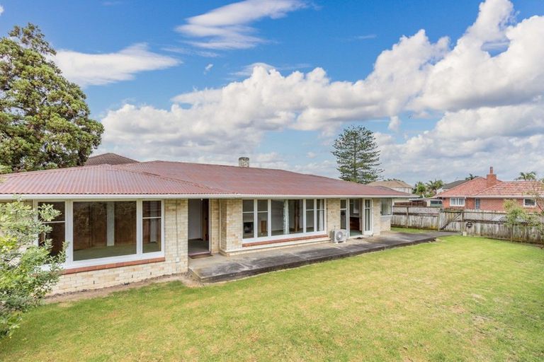 Photo of property in 5 Birchlea Rise, Goodwood Heights, Auckland, 2105