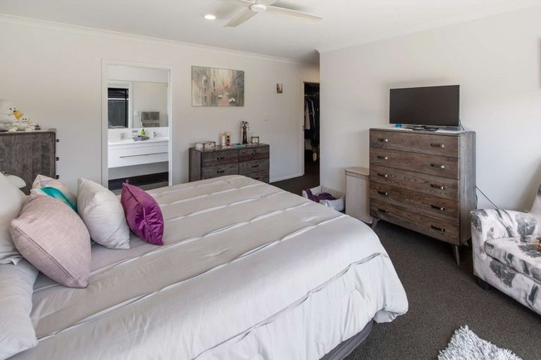 Photo of property in 55 Rodeo Drive, Kelvin Grove, Palmerston North, 4414