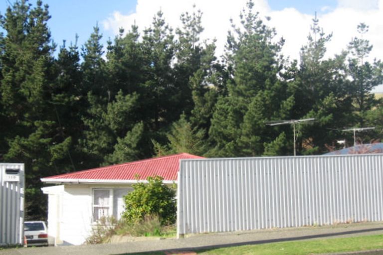 Photo of property in 130 Driver Crescent, Cannons Creek, Porirua, 5024