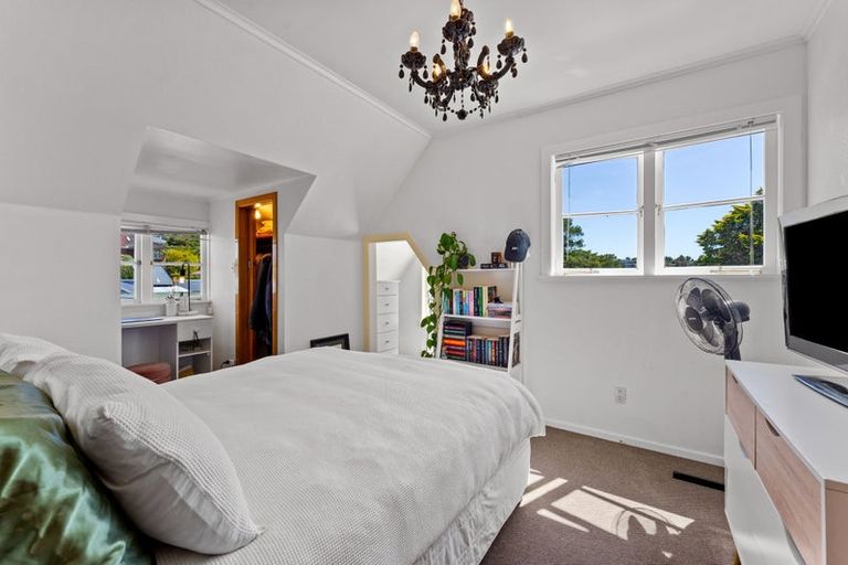 Photo of property in 64 Tirimoana Road, Te Atatu South, Auckland, 0602