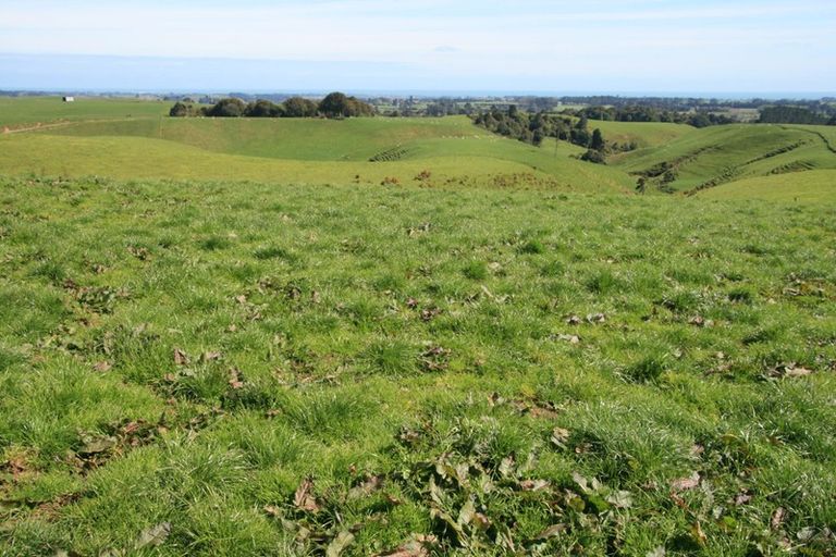 Photo of property in 888a Otaraoa Road, Tikorangi, Waitara, 4383