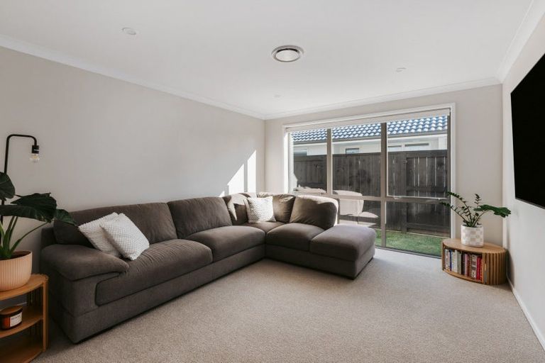 Photo of property in 43 Kaiora Drive, Papamoa Beach, Papamoa, 3118