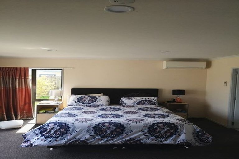 Photo of property in 22 Maghera Drive, East Tamaki Heights, Auckland, 2016