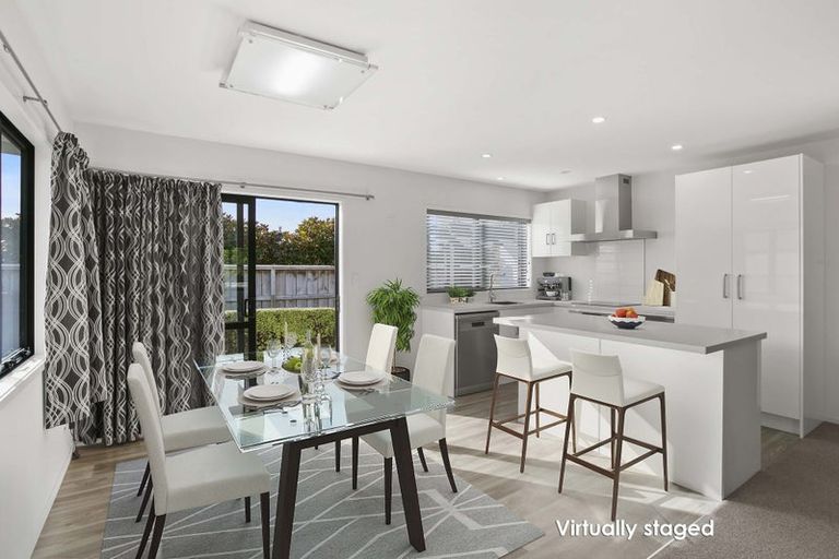 Photo of property in 11 Heta Road, Highlands Park, New Plymouth, 4312