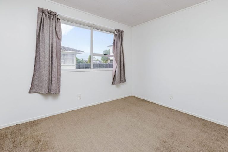 Photo of property in 2/26 Navigator Place, Papatoetoe, Auckland, 2025
