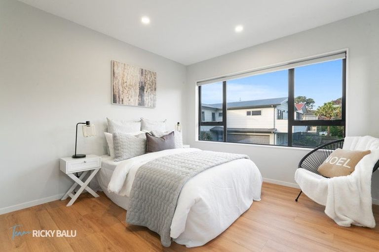 Photo of property in 43a Mirrabooka Avenue, Botany Downs, Auckland, 2010