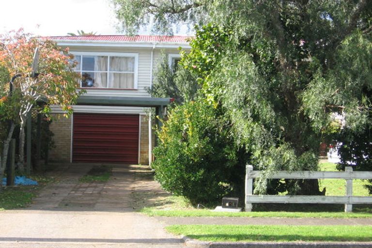 Photo of property in 60 Churchill Avenue, Manurewa, Auckland, 2102