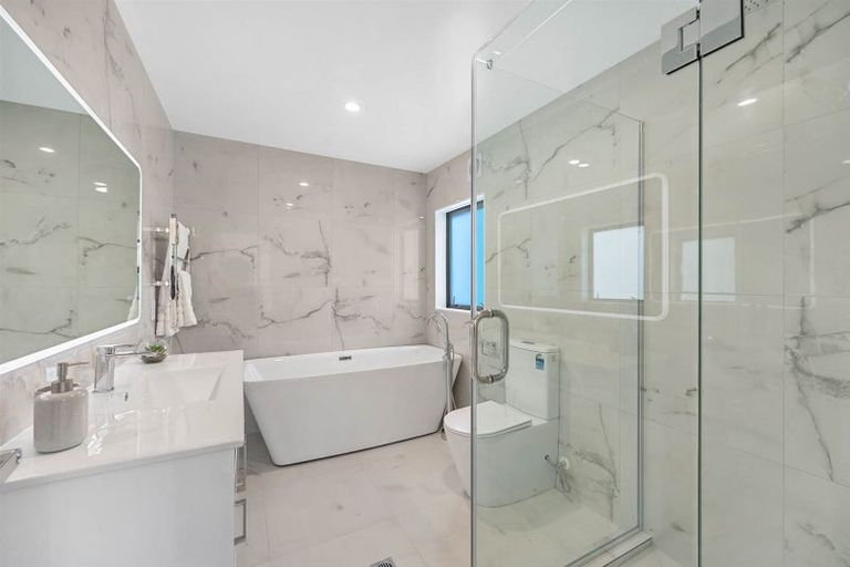 Photo of property in 79a Bond Crescent, Forrest Hill, Auckland, 0620