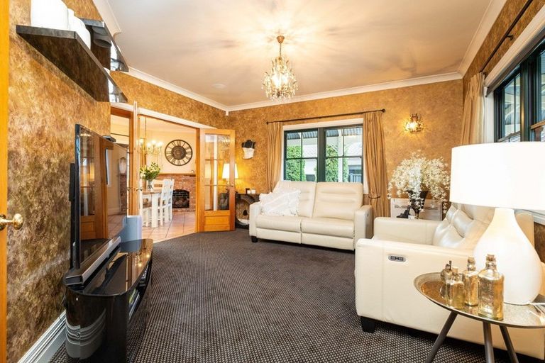 Photo of property in 100 Church Road, Taradale, Napier, 4112