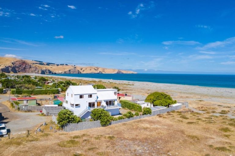 Photo of property in 65 Hillview Road, Birdlings Flat, Little River, 7591