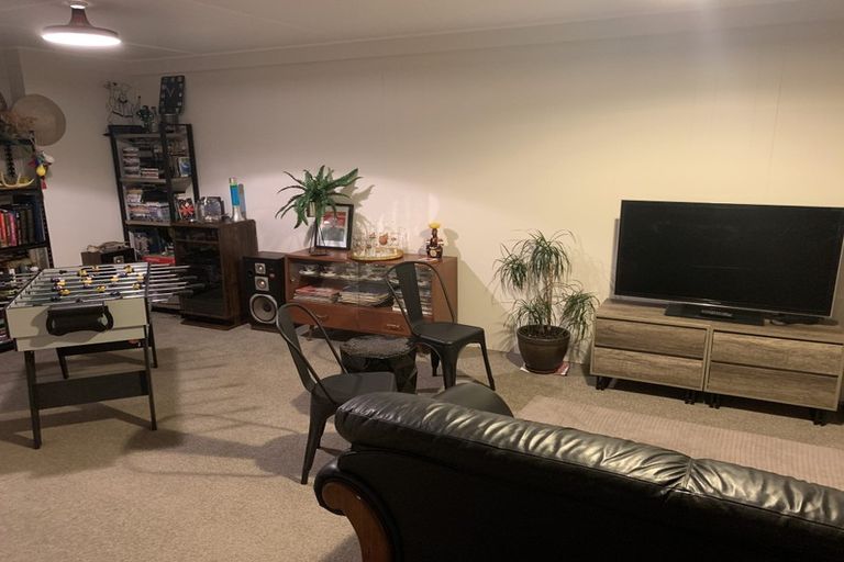 Photo of property in 2/100 Titirangi Road, New Lynn, Auckland, 0600