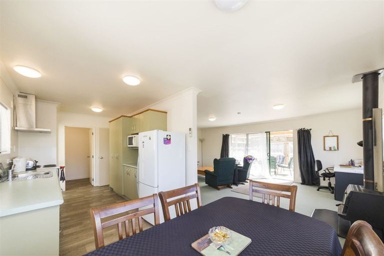 Photo of property in 13 Milne Street, Hunterville, 4730