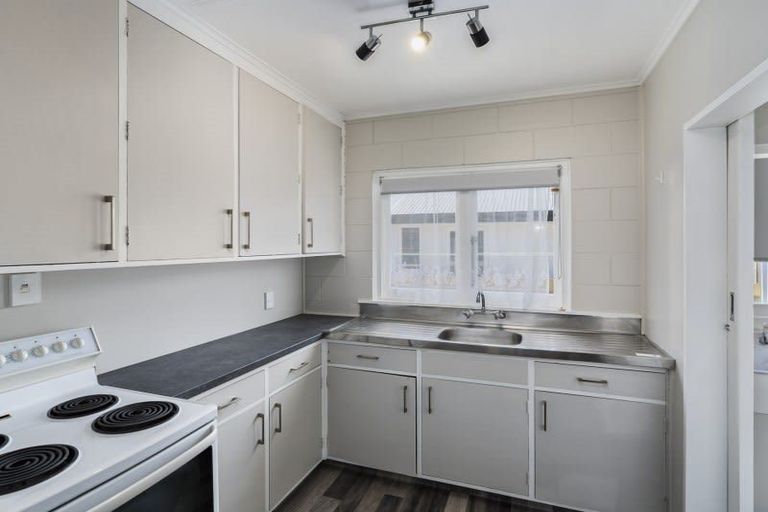 Photo of property in 2/145 College Street, Awapuni, Palmerston North, 4412