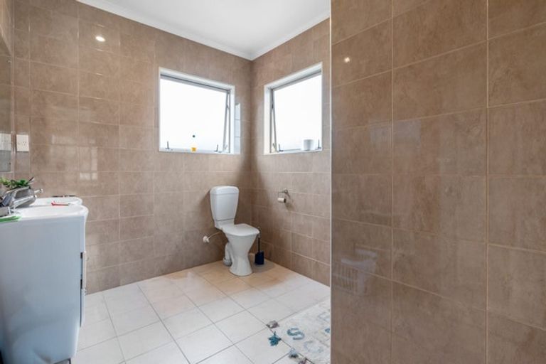 Photo of property in 42 Peninsula Road, Mangere, Auckland, 2022