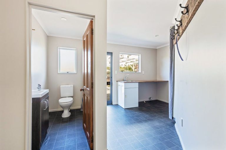 Photo of property in 1a Lismore Street, Strandon, New Plymouth, 4312