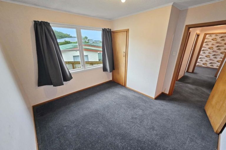 Photo of property in 16 Cypress Drive, Maungaraki, Lower Hutt, 5010
