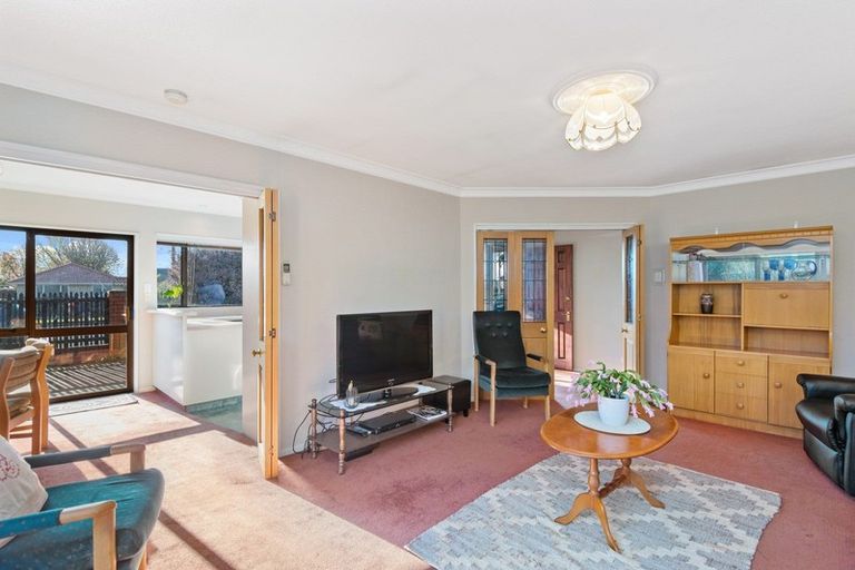 Photo of property in 1/423 Harewood Road, Harewood, Christchurch, 8051