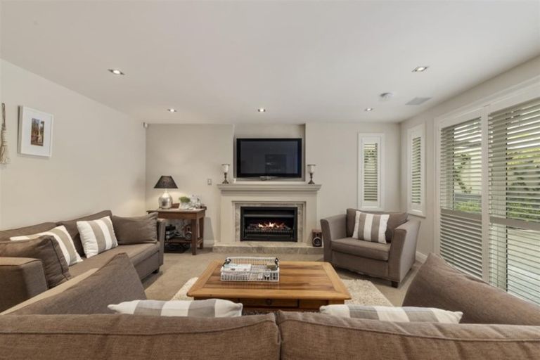 Photo of property in 270 Hurstmere Road, Takapuna, Auckland, 0622