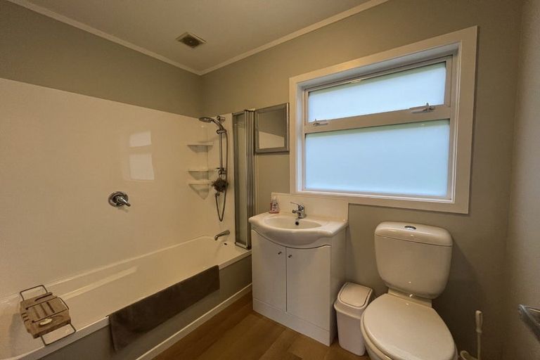Photo of property in 125 Maungaraki Road, Korokoro, Lower Hutt, 5012