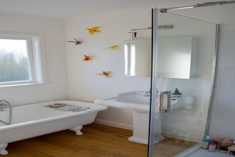 Photo of property in 11 Kamara Road, Glen Eden, Auckland, 0602