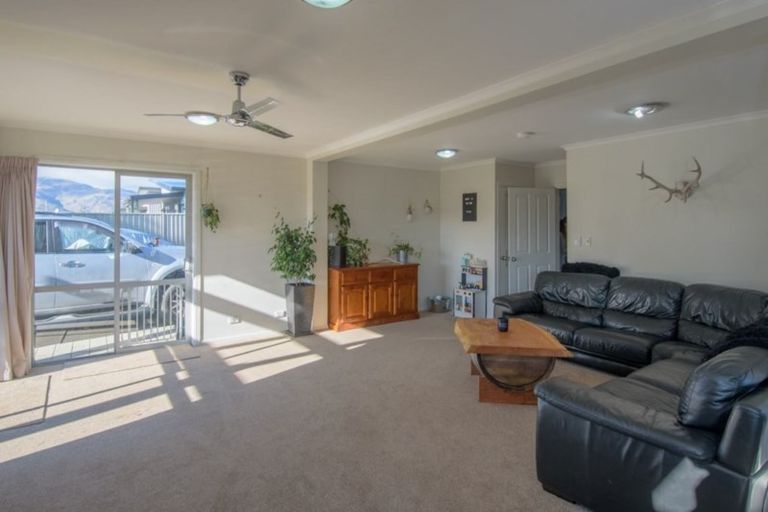 Photo of property in 9 Austral Place, Cromwell, 9310