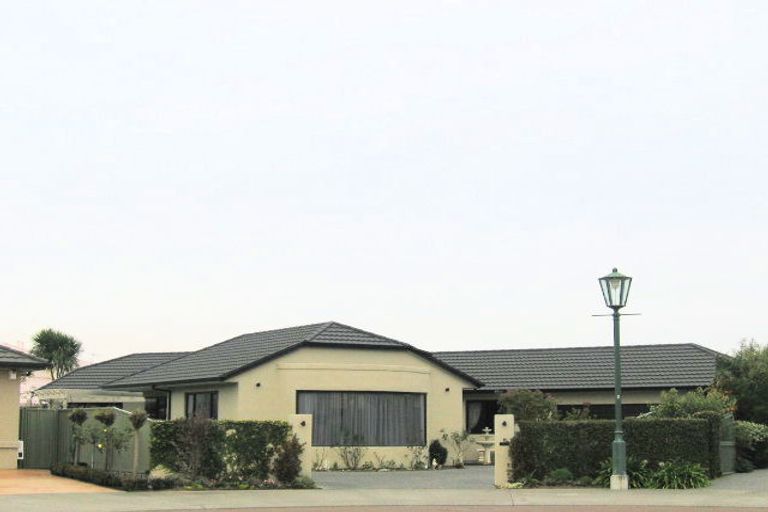 Photo of property in 11 Rutland Place, Taradale, Napier, 4112