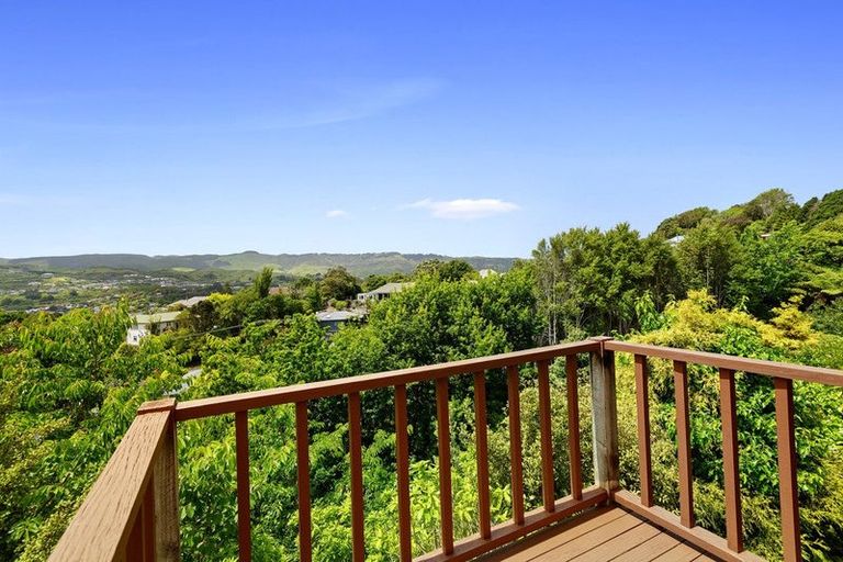 Photo of property in 6 Westra View, Tawa, Wellington, 5028