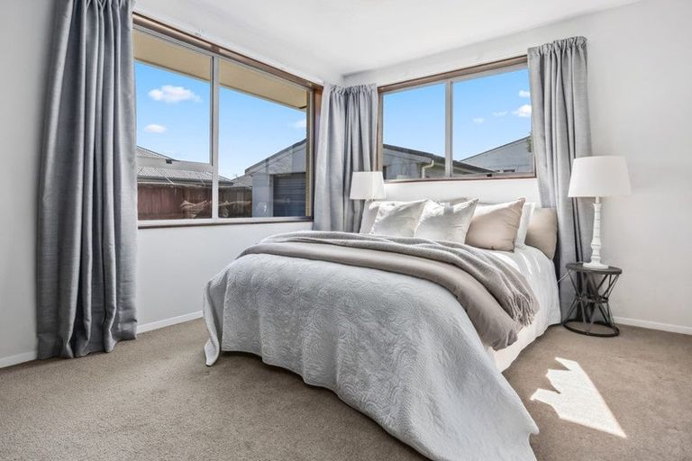 Photo of property in 5 Betula Place, Parklands, Christchurch, 8083