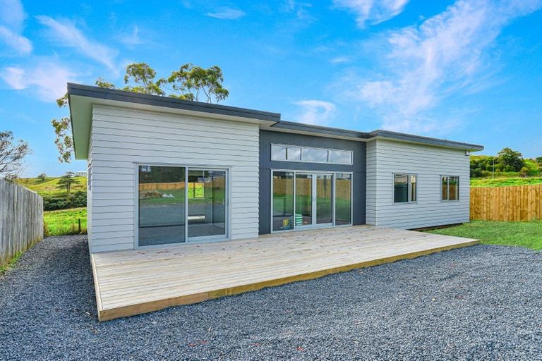 Photo of property in 21 Te Puea Avenue, Meremere, Mercer, 2474